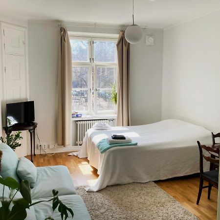 Bright One-Room Studio In The Heart Of Kallio Helsingfors Exteriör bild